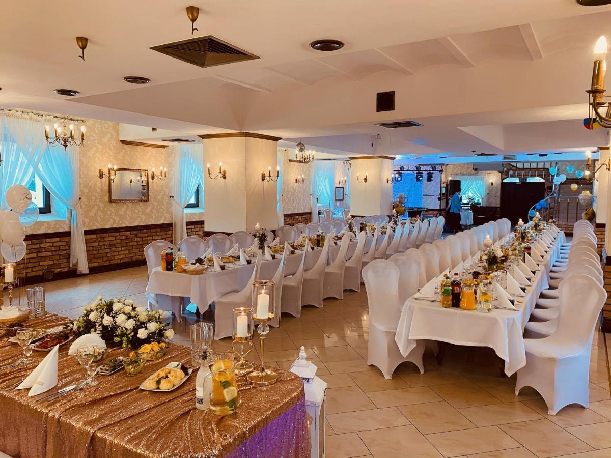 Sala Bankietowa I Pokoje Goscinne โซกูวกา ภายนอก รูปภาพ