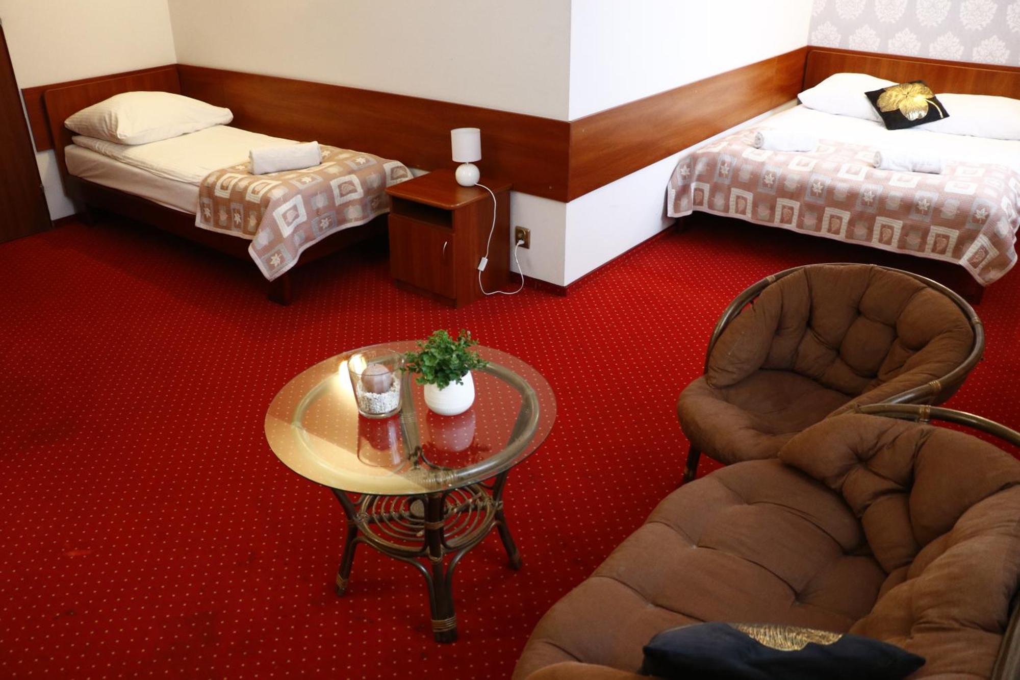 Sala Bankietowa I Pokoje Goscinne โซกูวกา ภายนอก รูปภาพ